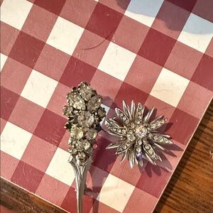 Elegant vintage Silver Floral Brooch Set